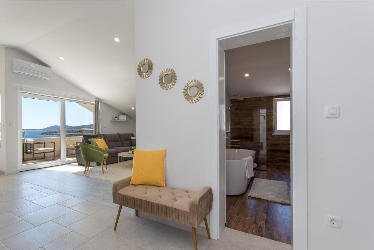 Golden View Penthouse Apartment Hvar Town Bagian luar foto
