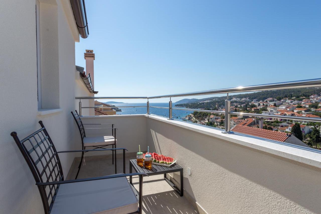 Golden View Penthouse Apartment Hvar Town Bagian luar foto