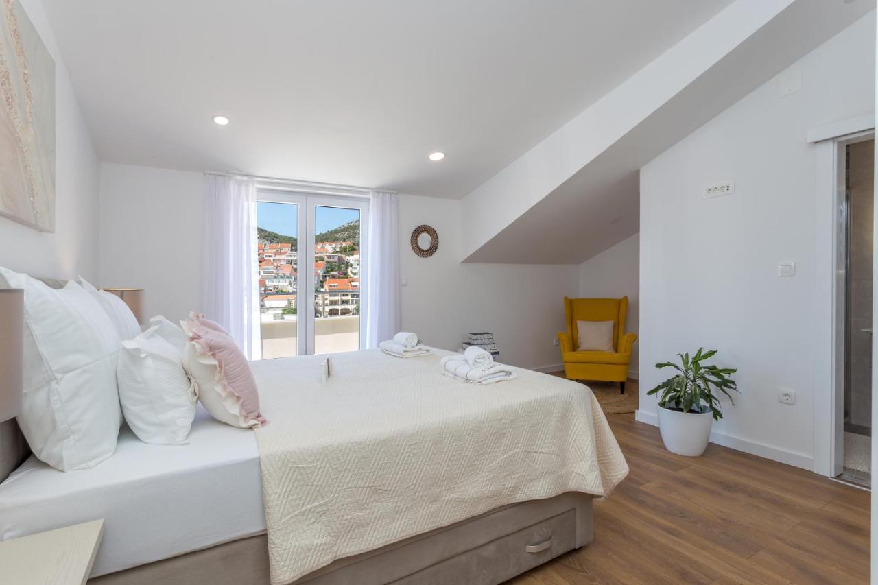 Golden View Penthouse Apartment Hvar Town Bagian luar foto