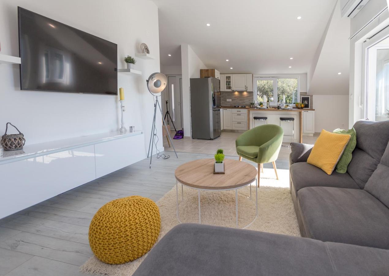 Golden View Penthouse Apartment Hvar Town Bagian luar foto